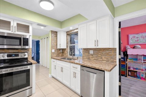 House in Deerfield Beach, Florida 2 bedrooms, 127.83 sq.m. № 2382969 - photo 14