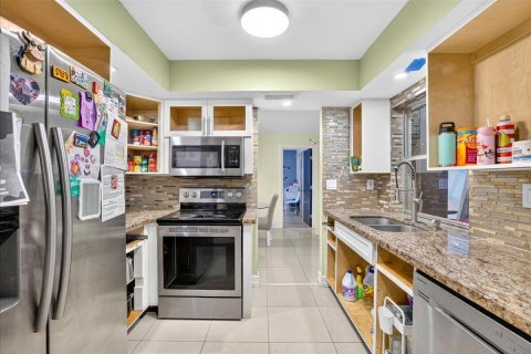 House in Deerfield Beach, Florida 2 bedrooms, 127.83 sq.m. № 2382969 - photo 13