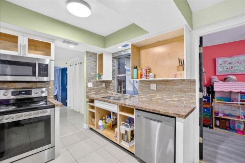 House in Deerfield Beach, Florida 2 bedrooms, 127.83 sq.m. № 2382969 - photo 15