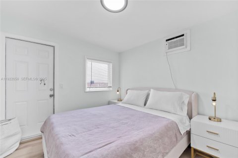 Casa en alquiler en Miami, Florida, 4 dormitorios, 145.95 m2 № 1976493 - foto 14