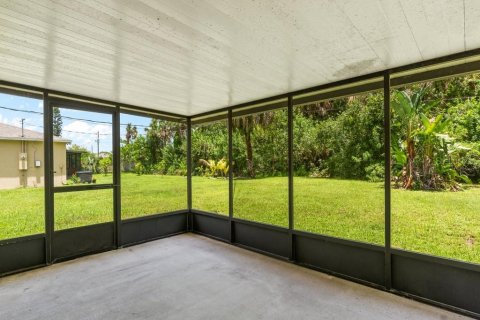 House in Palm Bay, Florida 3 bedrooms, 99.96 sq.m. № 1879820 - photo 8