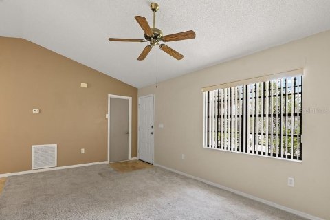 House in Palm Bay, Florida 3 bedrooms, 99.96 sq.m. № 1879820 - photo 15
