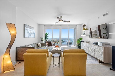 Copropriété à louer à Saint Petersburg, Floride: 2 chambres, 158.96 m2 № 2143123 - photo 8