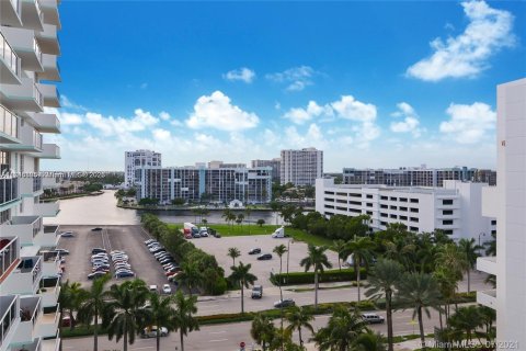 Copropriété à louer à Hollywood, Floride: 2 chambres, 111.2 m2 № 1860702 - photo 3