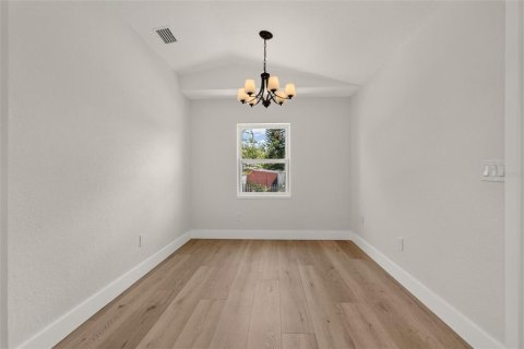 House in Gulfport, Florida 4 bedrooms, 182.37 sq.m. № 2287015 - photo 28
