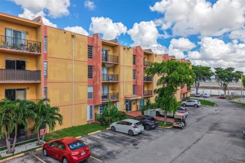 Condominio en venta en Miami, Florida, 3 dormitorios, 95.13 m2 № 1889646 - foto 29