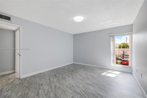 Condominio en venta en Miami, Florida, 3 dormitorios, 95.13 m2 № 1889646 - foto 23