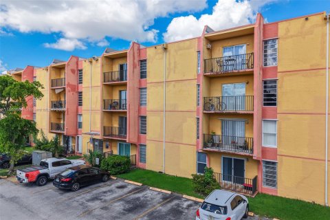 Condominio en venta en Miami, Florida, 3 dormitorios, 95.13 m2 № 1889646 - foto 28