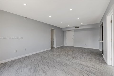 Condominio en venta en Miami, Florida, 3 dormitorios, 95.13 m2 № 1889646 - foto 10