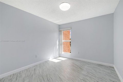 Condominio en venta en Miami, Florida, 3 dormitorios, 95.13 m2 № 1889646 - foto 19