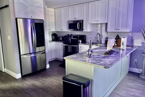 Condominio en venta en Palm Harbor, Florida, 1 dormitorio, 62.71 m2 № 2108003 - foto 14