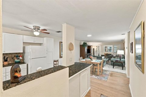 Condo in Seminole, Florida, 1 bedroom  № 2379276 - photo 4