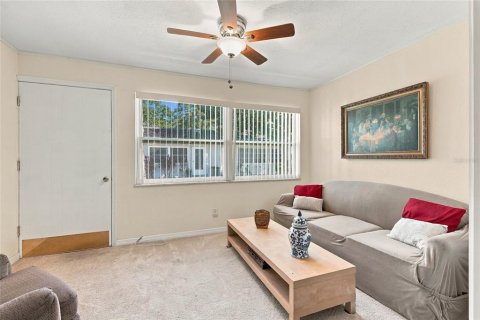 Condo in Seminole, Florida, 1 bedroom  № 2379276 - photo 17