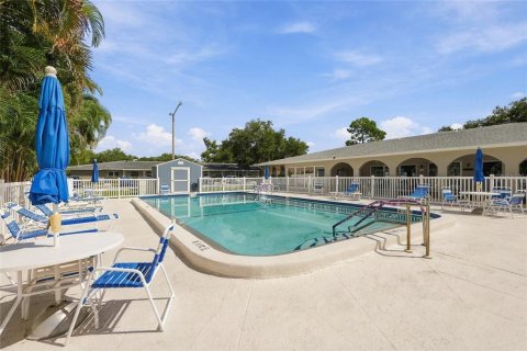 Condo in Seminole, Florida, 1 bedroom  № 2379276 - photo 28