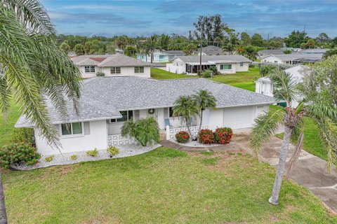 Villa ou maison à vendre à Englewood, Floride: 2 chambres, 125.23 m2 № 1908053 - photo 1