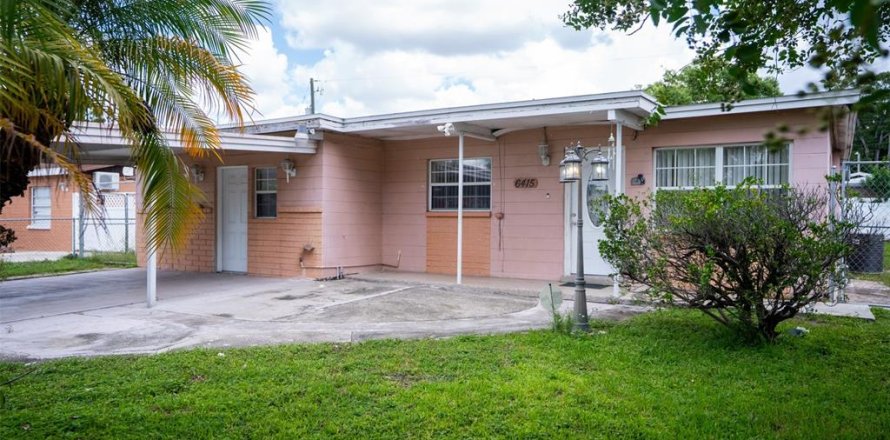 House in Tampa, Florida 3 bedrooms, 103.59 sq.m. № 1893831