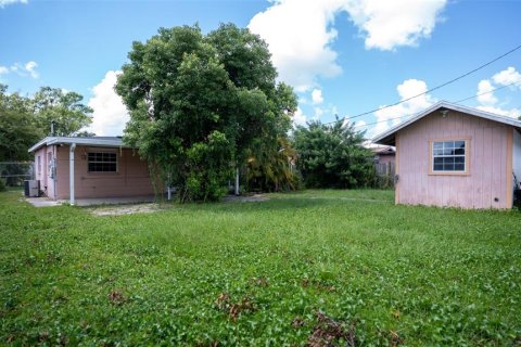 House in Tampa, Florida 3 bedrooms, 103.59 sq.m. № 1893831 - photo 17