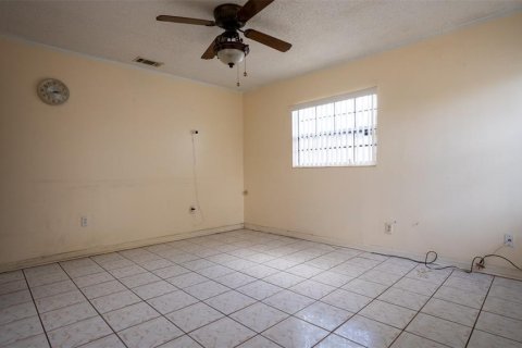 House in Tampa, Florida 3 bedrooms, 103.59 sq.m. № 1893831 - photo 4
