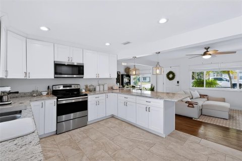 Casa en venta en Clearwater, Florida, 3 dormitorios, 116.13 m2 № 2394022 - foto 4