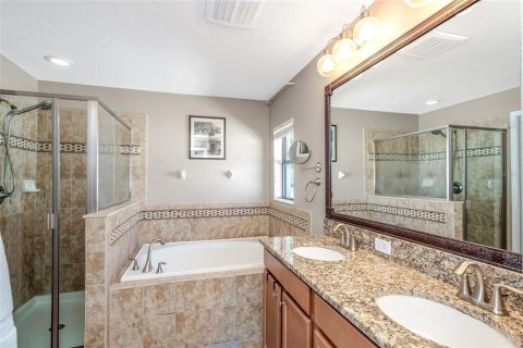 Villa ou maison à vendre à New Port Richey, Floride: 4 chambres, 177.26 m2 № 2419149 - photo 11
