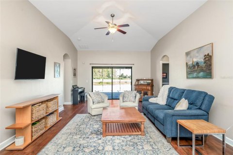 Villa ou maison à vendre à New Port Richey, Floride: 4 chambres, 177.26 m2 № 2419149 - photo 6