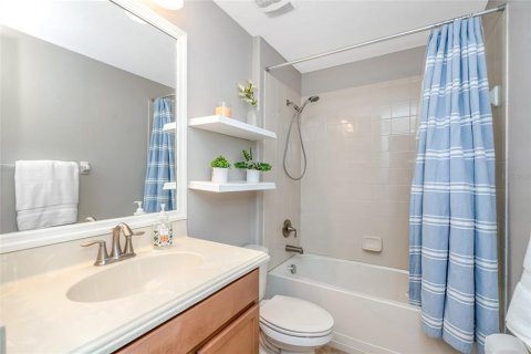 Villa ou maison à vendre à New Port Richey, Floride: 4 chambres, 177.26 m2 № 2419149 - photo 15