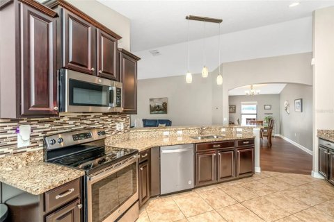 Villa ou maison à vendre à New Port Richey, Floride: 4 chambres, 177.26 m2 № 2419149 - photo 3