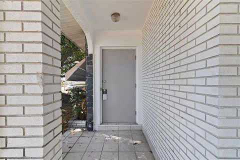 Casa en venta en Port Charlotte, Florida, 2 dormitorios, 78.04 m2 № 2145367 - foto 3