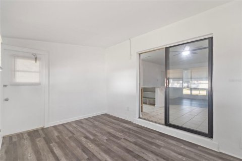 Casa en venta en Port Charlotte, Florida, 2 dormitorios, 78.04 m2 № 2145367 - foto 12