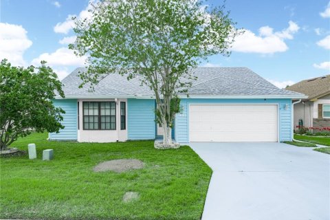 House in Lakeland, Florida 2 bedrooms, 140.47 sq.m. № 1618161 - photo 1