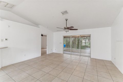 House in Inverness, Florida 3 bedrooms, 128.21 sq.m. № 2093573 - photo 8