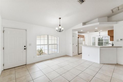 House in Inverness, Florida 3 bedrooms, 128.21 sq.m. № 2093573 - photo 5