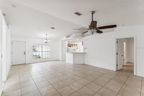 House in Inverness, Florida 3 bedrooms, 128.21 sq.m. № 2093573 - photo 9