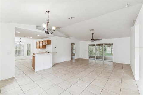 House in Inverness, Florida 3 bedrooms, 128.21 sq.m. № 2093573 - photo 4