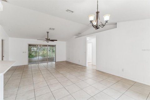 House in Inverness, Florida 3 bedrooms, 128.21 sq.m. № 2093573 - photo 7