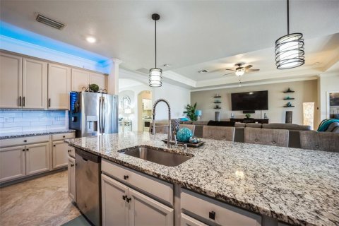 House in Bradenton, Florida 3 bedrooms, 228.08 sq.m. № 1591422 - photo 27