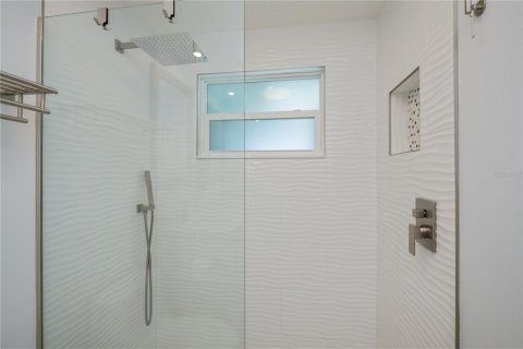 House in Port Charlotte, Florida 3 bedrooms, 144.18 sq.m. № 1724365 - photo 22