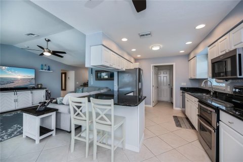 House in Port Charlotte, Florida 3 bedrooms, 144.18 sq.m. № 1724365 - photo 10
