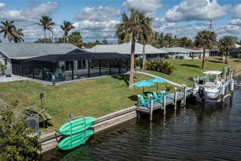 House in Port Charlotte, Florida 3 bedrooms, 144.18 sq.m. № 1724365 - photo 26