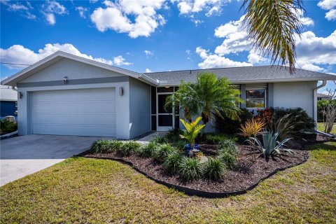 House in Port Charlotte, Florida 3 bedrooms, 144.18 sq.m. № 1724365 - photo 1