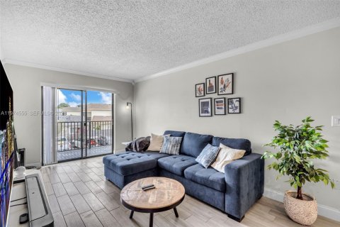 Condo in Hollywood, Florida, 1 bedroom  № 2036015 - photo 4