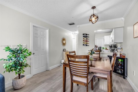 Condo in Hollywood, Florida, 1 bedroom  № 2036015 - photo 7
