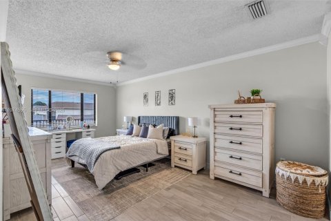 Condo in Hollywood, Florida, 1 bedroom  № 2036015 - photo 11