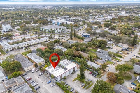 Condo in Hollywood, Florida, 1 bedroom  № 2036015 - photo 23