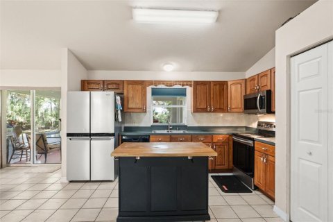House in Leesburg, Florida 3 bedrooms, 151.24 sq.m. № 2216695 - photo 16