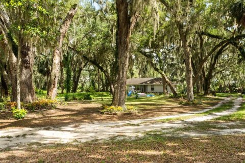 House in Leesburg, Florida 3 bedrooms, 151.24 sq.m. № 2216695 - photo 6