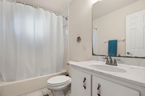 House in Leesburg, Florida 3 bedrooms, 151.24 sq.m. № 2216695 - photo 25