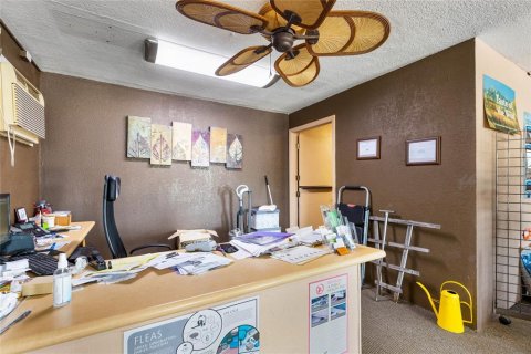 Propiedad comercial en venta en Tavares, Florida, 174.47 m2 № 1295369 - foto 9