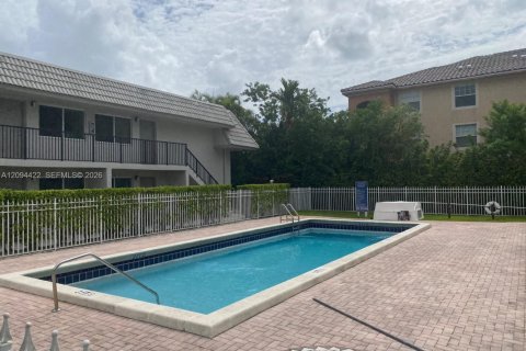 Appartement à louer à Coral Springs, Floride: 2 chambres, 76.18 m2 № 2382390 - photo 17