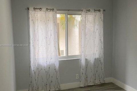 Appartement à louer à Coral Springs, Floride: 2 chambres, 76.18 m2 № 2382390 - photo 11
